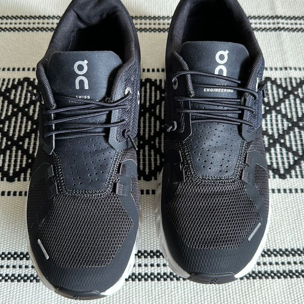 On Cloud Waterproof running or walking shoes